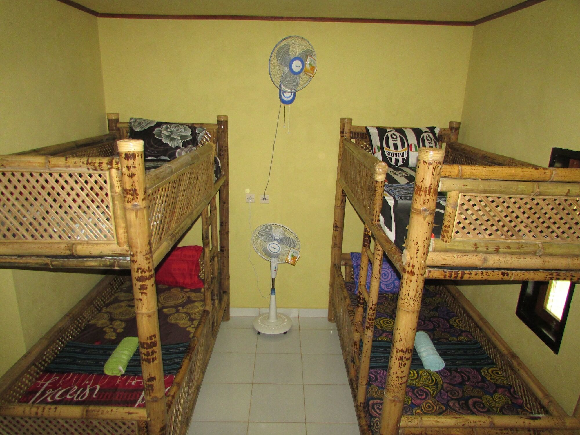 Oyo 1662 Zury Homestay Kuta  Kültér fotó